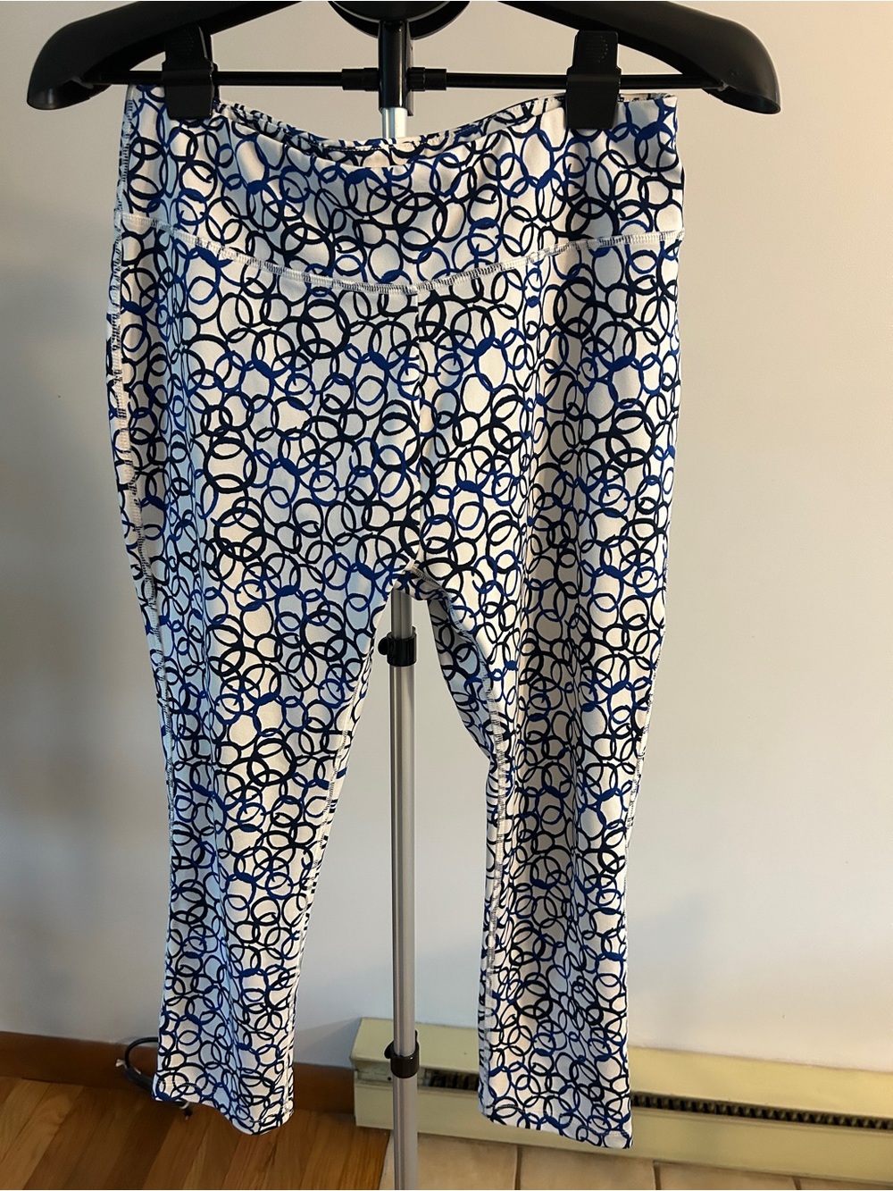 Blue & White Geometric Print Leggings